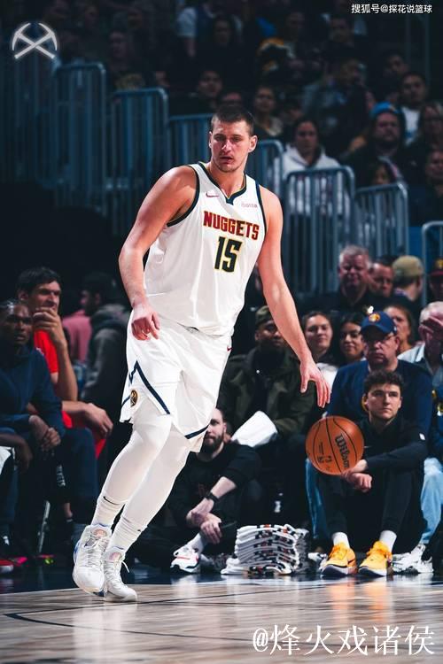 约基奇目前2战火箭场均36.5分12.5板9.5助2断2帽,三分53% 约基奇目前2战火箭场均36.5分12.5板9.5助2断2帽,三分53%