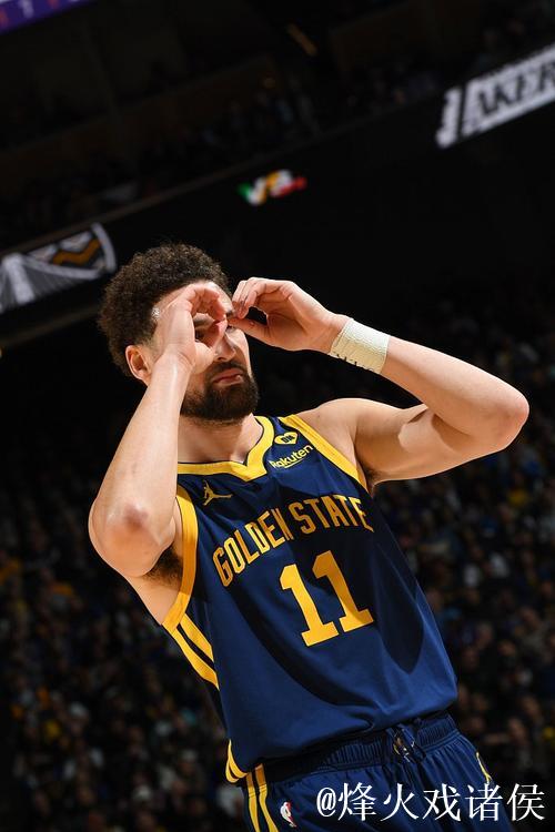 克莱-汤普森全场10中4，三分9中4得到12分2篮板1抢断